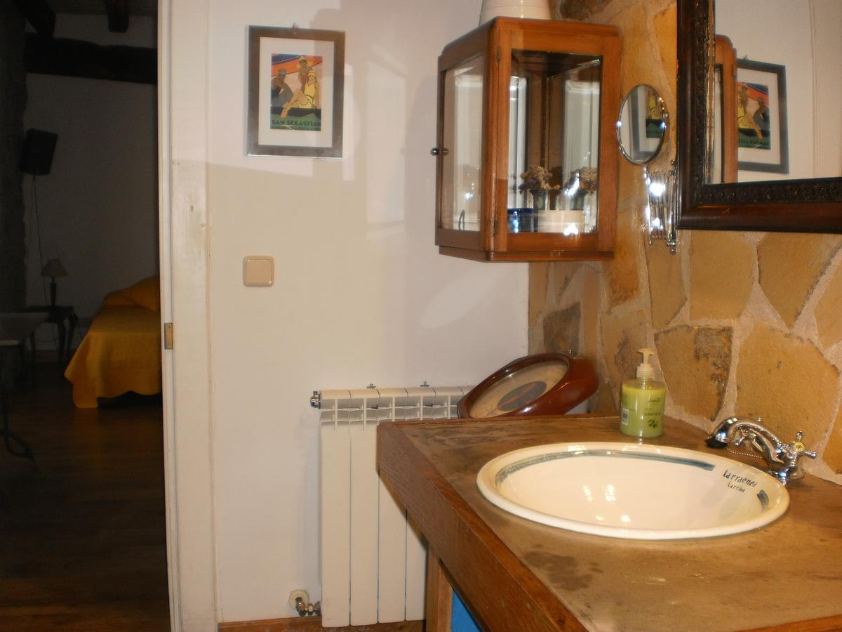 Larraenea Bed And Breakfast Lesaka Eksteriør bilde